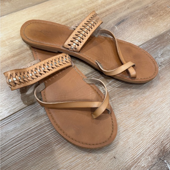 Target White and Black Sandals Versatile Summer Footwear - Picture 4 of 5